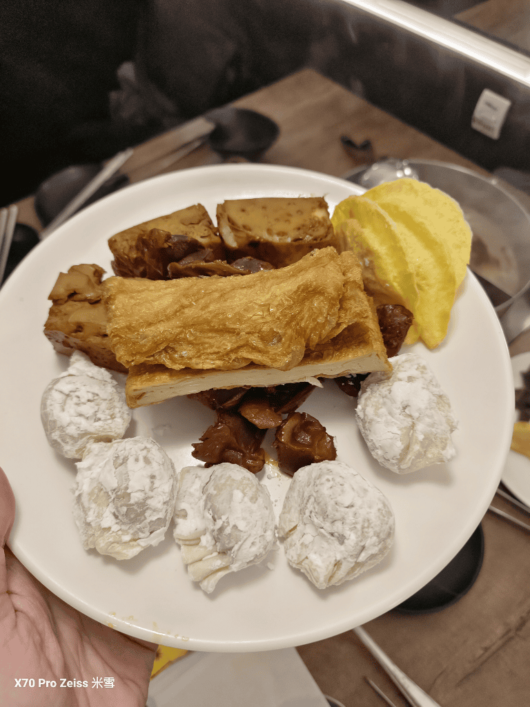 【蘆洲美食】發辣鴛鴦麻辣火鍋 ,和牛吃到飽還有四人同行一人免費有 - 第25張圖 【蘆洲美食】發辣鴛鴦麻辣火鍋 ,和牛吃到飽還有四人同行一人免費有
