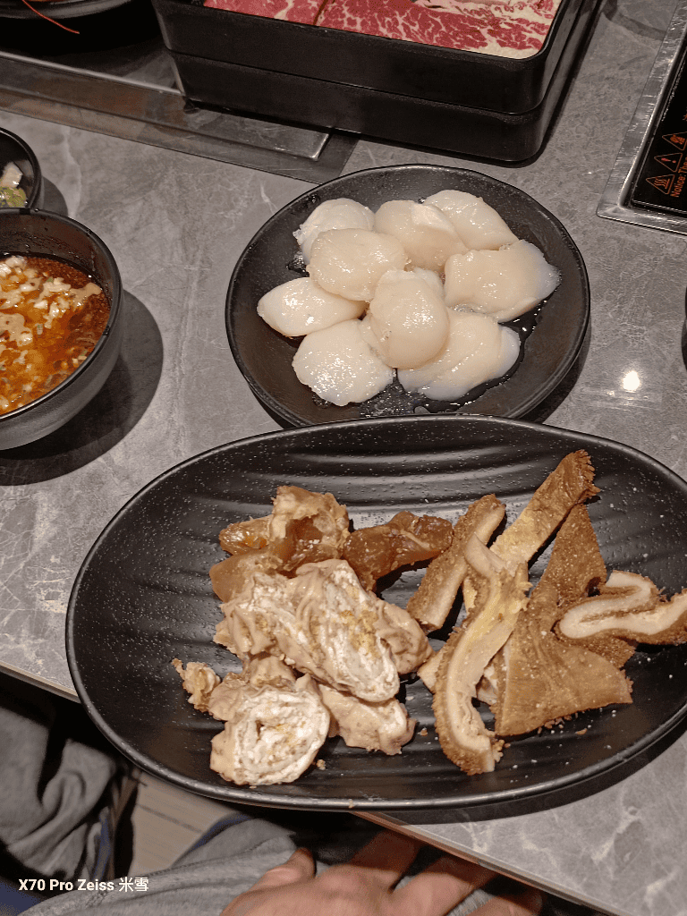 【桃園吃到飽】小蒙牛林口店再訪，壽星優惠一人免費❤️