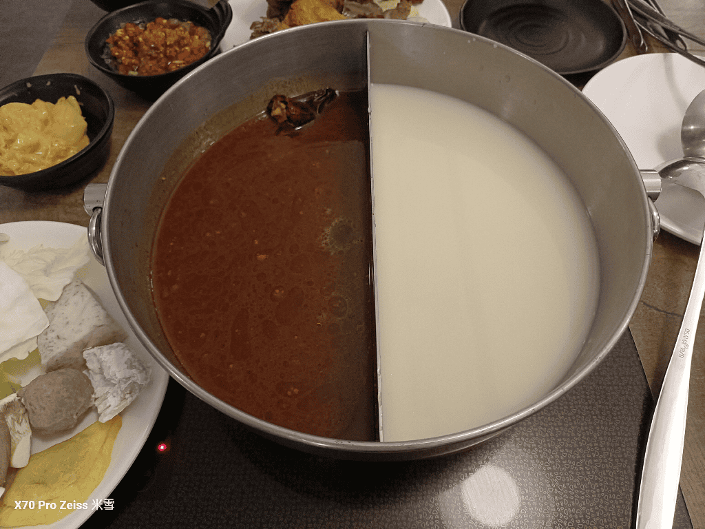 【蘆洲美食】發辣鴛鴦麻辣火鍋 ,和牛吃到飽還有四人同行一人免費有 - 第11張圖 【蘆洲美食】發辣鴛鴦麻辣火鍋 ,和牛吃到飽還有四人同行一人免費有