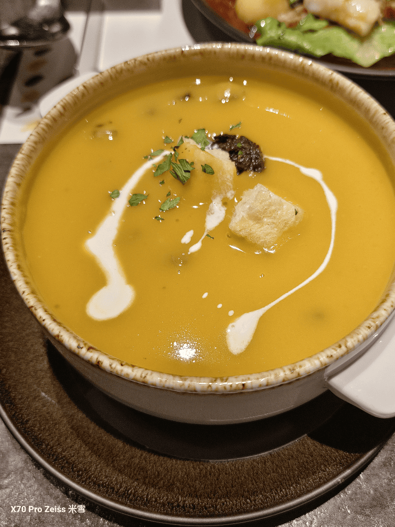 【台北美食】台北喜來登大飯店比薩屋PizzaPub，比薩大師 Mr. Peppe客座開箱🍕