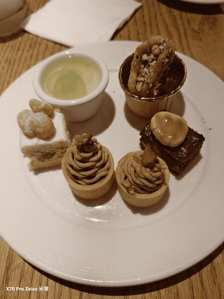 【台北吃到飽】台北君悅酒店凱菲屋Café，黑白大廚來開餐❤️