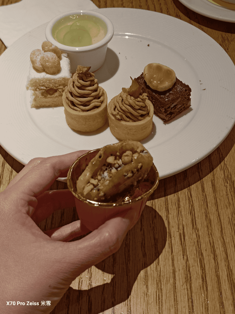 【台北吃到飽】台北君悅酒店凱菲屋Café，黑白大廚來開餐❤️
