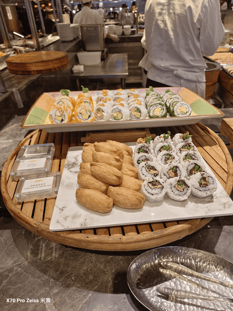 【台北吃到飽】台北君悅酒店凱菲屋Café，黑白大廚來開餐❤️