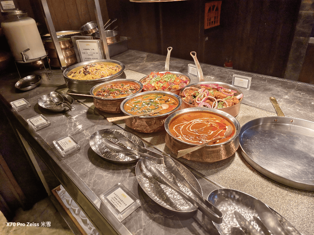 【台北吃到飽】台北君悅酒店凱菲屋Café，黑白大廚來開餐❤️