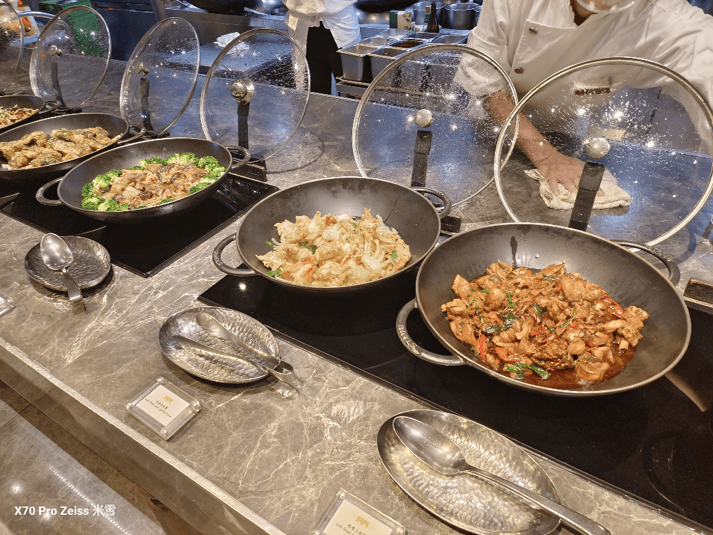 【台北吃到飽】台北君悅酒店凱菲屋Café，黑白大廚來開餐❤️