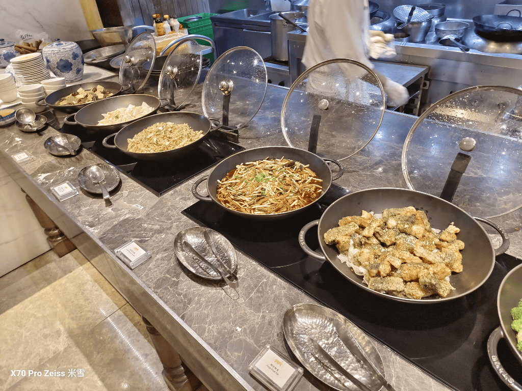【台北吃到飽】台北君悅酒店凱菲屋Café，黑白大廚來開餐❤️