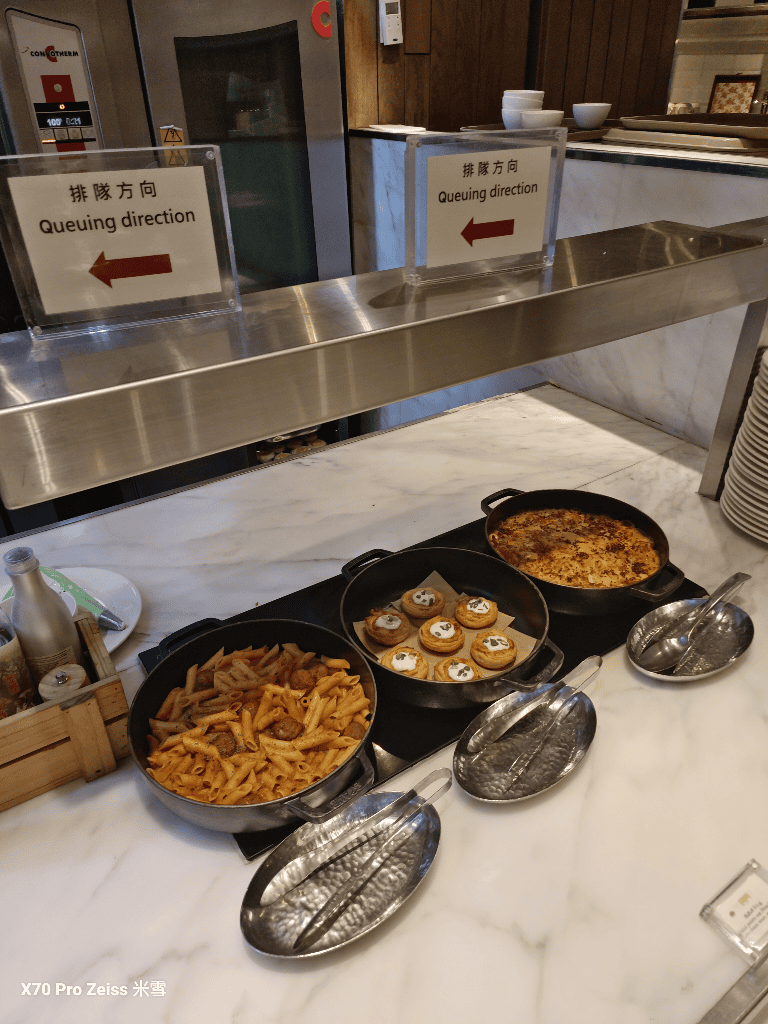 【台北吃到飽】台北君悅酒店凱菲屋Café，黑白大廚來開餐❤️
