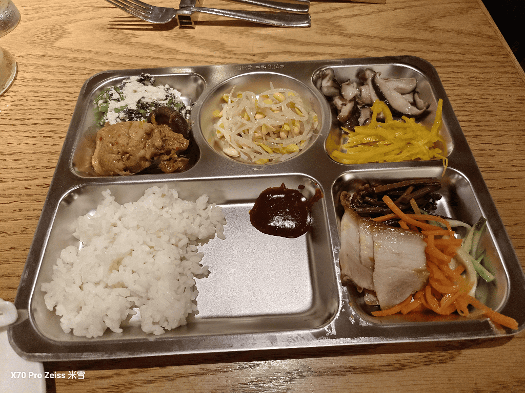 【台北吃到飽】台北君悅酒店凱菲屋Café，黑白大廚來開餐❤️