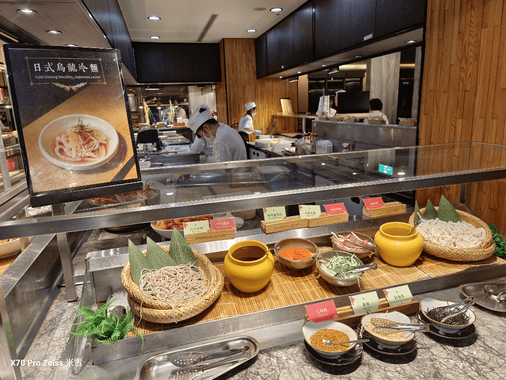 【宜蘭美食】礁溪長榮鳳凰酒店 ,桂冠自助餐廳晚餐開箱🍻 - 第38張圖 【宜蘭美食】礁溪長榮鳳凰酒店 ,桂冠自助餐廳晚餐開箱🍻
