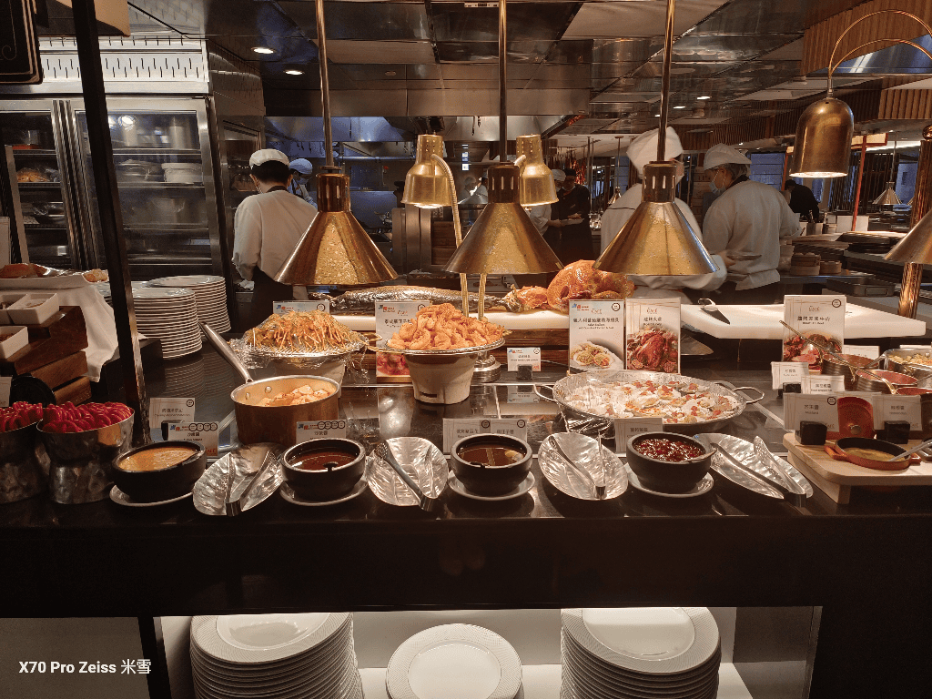 【台北吃到飽】香格里拉遠企CAFE14訪，海陸雙響盛宴開箱💞