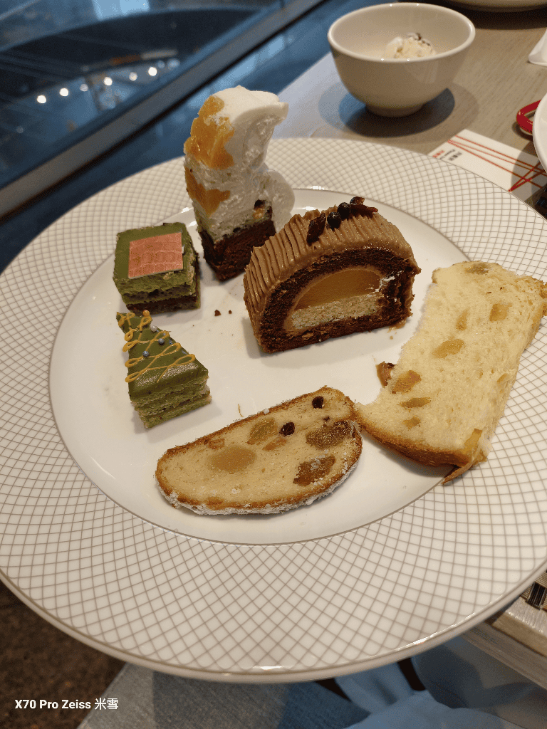 【台北吃到飽】香格里拉遠企CAFE14訪，海陸雙響盛宴開箱💞