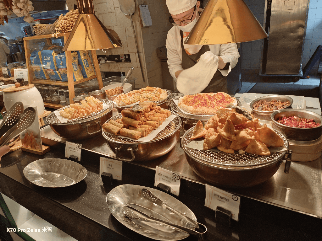 【台北吃到飽】香格里拉遠企CAFE14訪，海陸雙響盛宴開箱💞