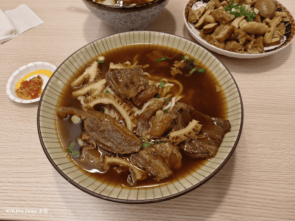 【新莊美食】埔里潘師傅牛肉麵，宅配起家的美味牛肉麵❤️