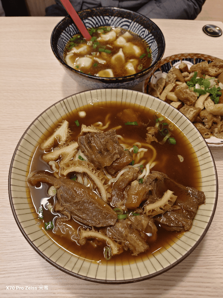 【新莊美食】埔里潘師傅牛肉麵，宅配起家的美味牛肉麵❤️