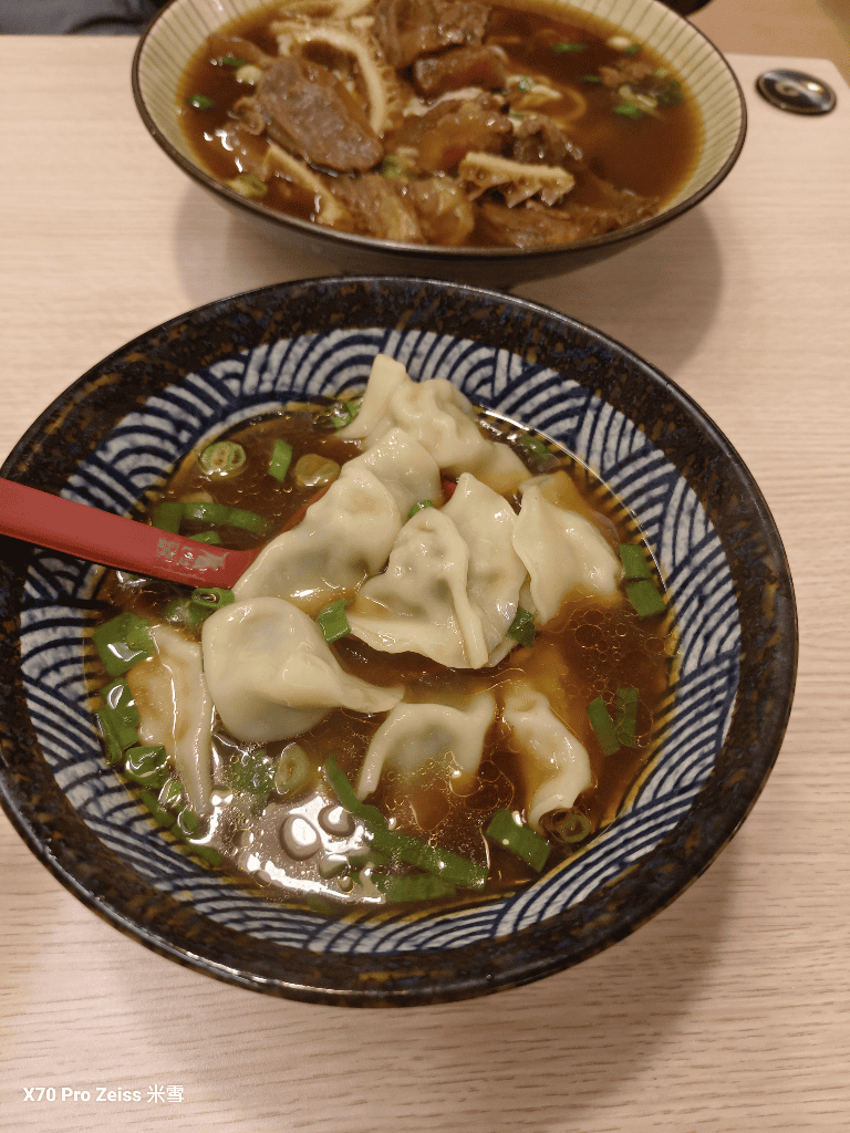 【新莊美食】埔里潘師傅牛肉麵，宅配起家的美味牛肉麵❤️