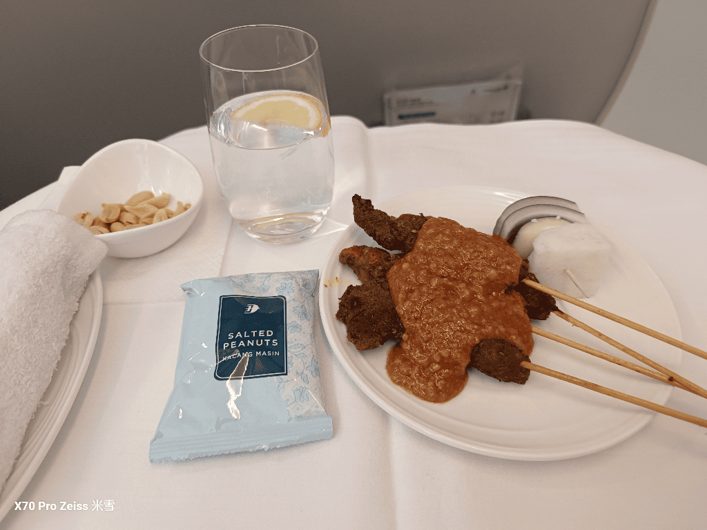 【馬爾地夫來回飛機餐】星宇商務&馬航商務&新航商務開箱 - 第24張圖 【馬爾地夫來回飛機餐】星宇商務&馬航商務&新航商務開箱