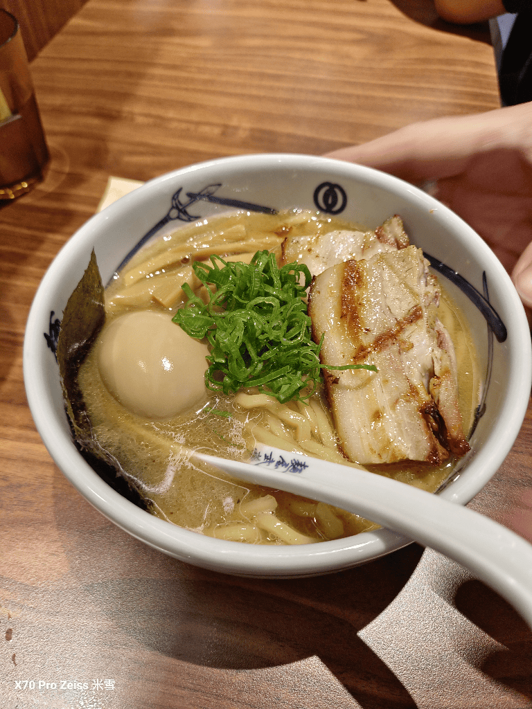 【台北大巨蛋美食】麵屋武藏光復店，來自東京新宿的魚介拉麵開箱