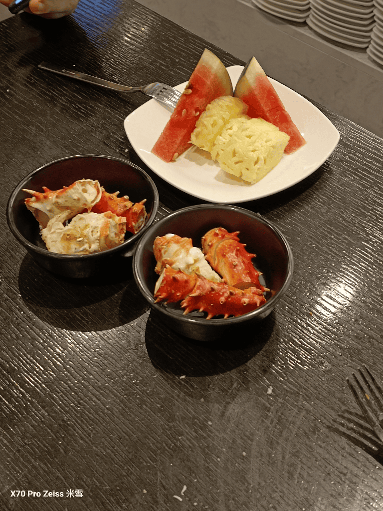 【台北吃到飽】探索廚房平日午餐35訪，帝王蟹吃到飽❤️