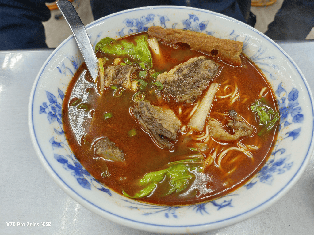 【新莊美食】老王原汁牛肉麵，便宜好吃的牛肉麵