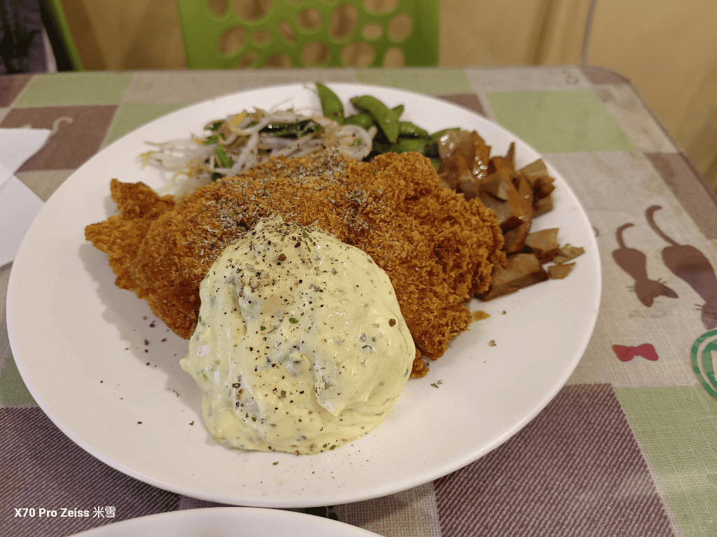 【新莊美食】陶花園輔大豬排，再訪比臉大豬排❤️