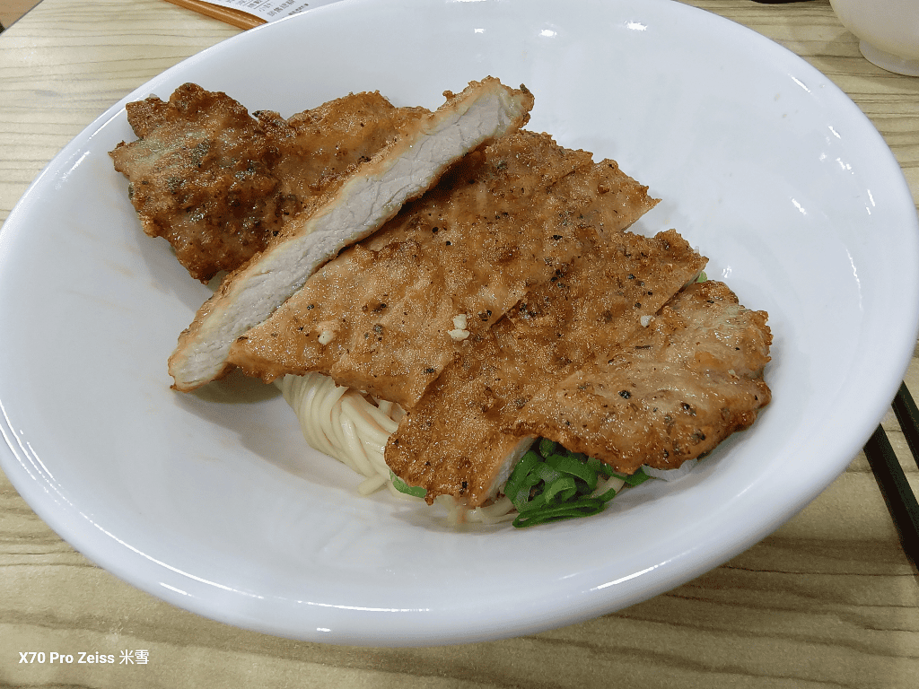 【新莊美食】四木欣福新莊店，前鼎泰豐師傅開的美味餐館