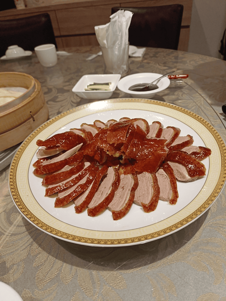 【台北美食】御鼎香脆皮烤鴨餐廳，烤鴨達人賽的冠軍烤鴨開箱❤️