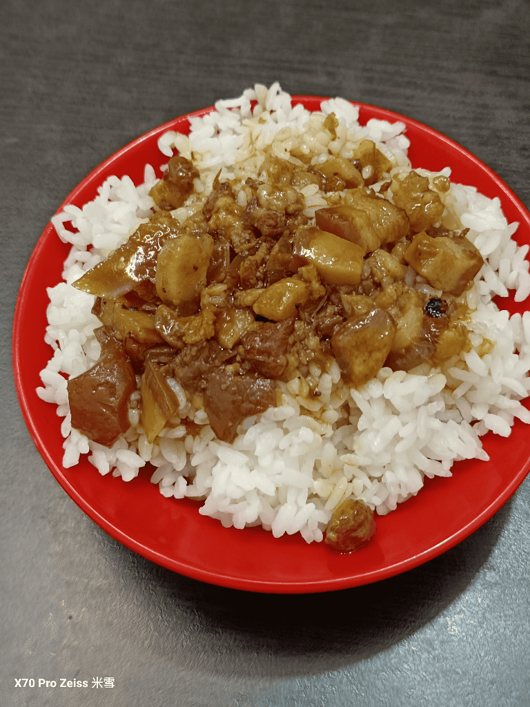 【新莊美食】龍安羊肉羹蚵仔煎,好吃的羊肉羹麵和滷肉飯 - 第5張圖 【新莊美食】龍安羊肉羹蚵仔煎,好吃的羊肉羹麵和滷肉飯