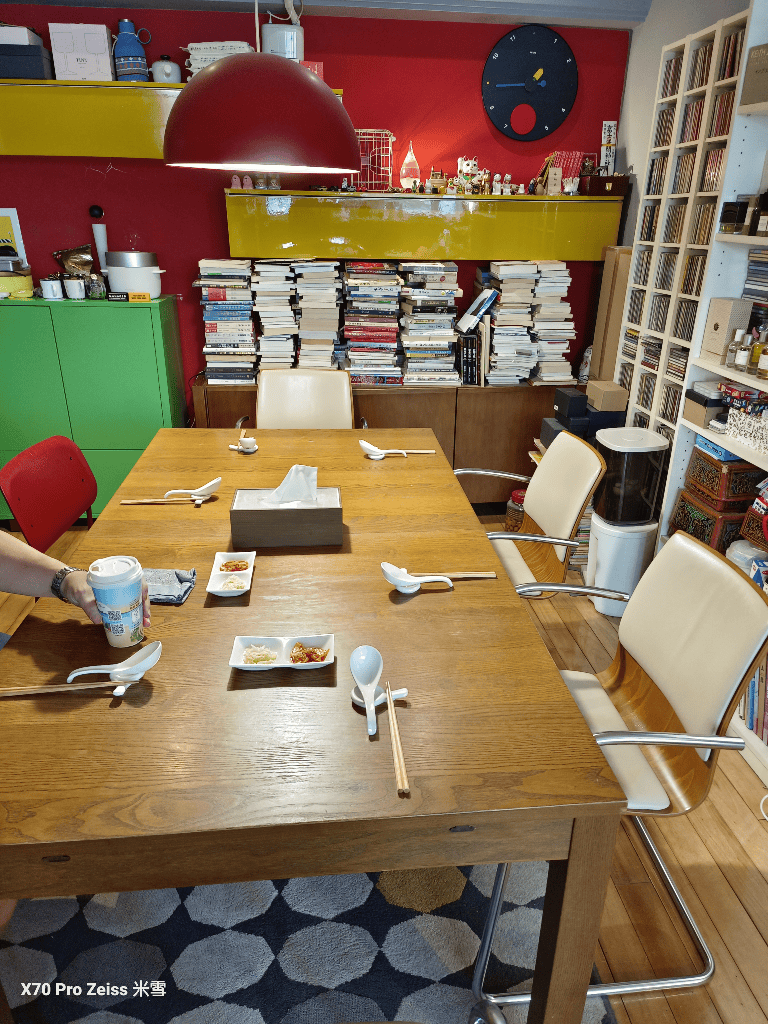 【台北松山美食】老楊在二樓 #Shawn #老翁家四神湯刈包豬腳飯，一次收入🥰