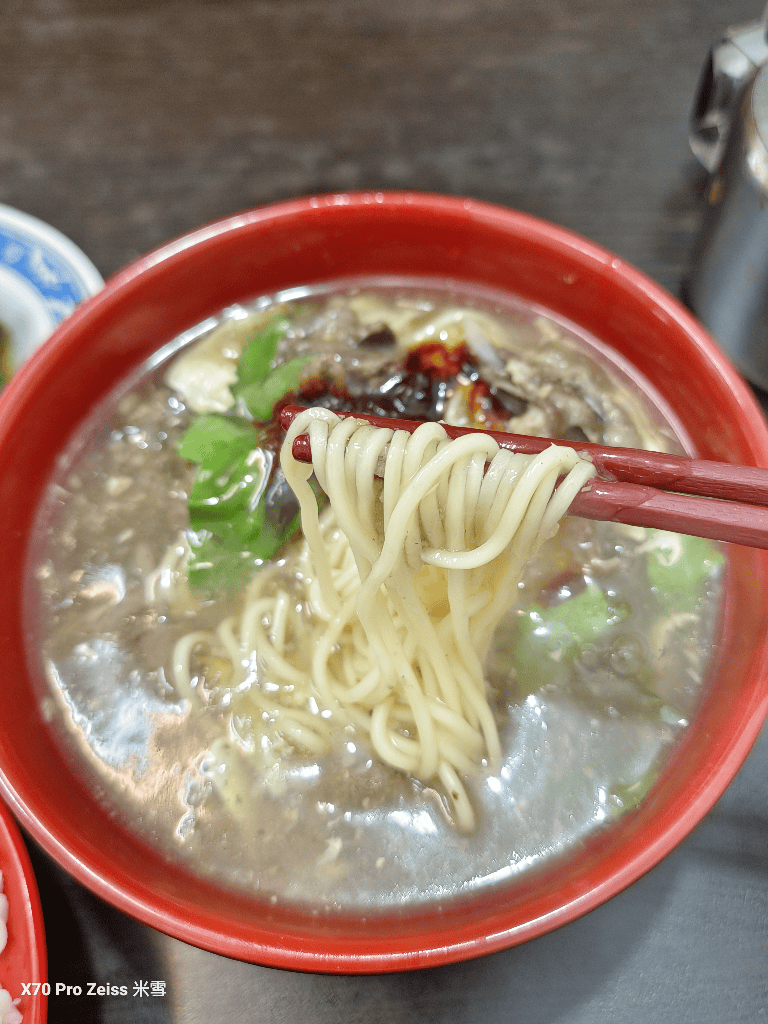 【新莊美食】龍安羊肉羹蚵仔煎,好吃的羊肉羹麵和滷肉飯 - 第6張圖 【新莊美食】龍安羊肉羹蚵仔煎,好吃的羊肉羹麵和滷肉飯