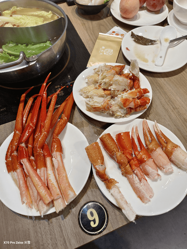 【桃園吃到飽】孫太太私料慢火鍋，慶line群開張$3588暢吃帝王蟹A5和牛龍蝦等火烤私