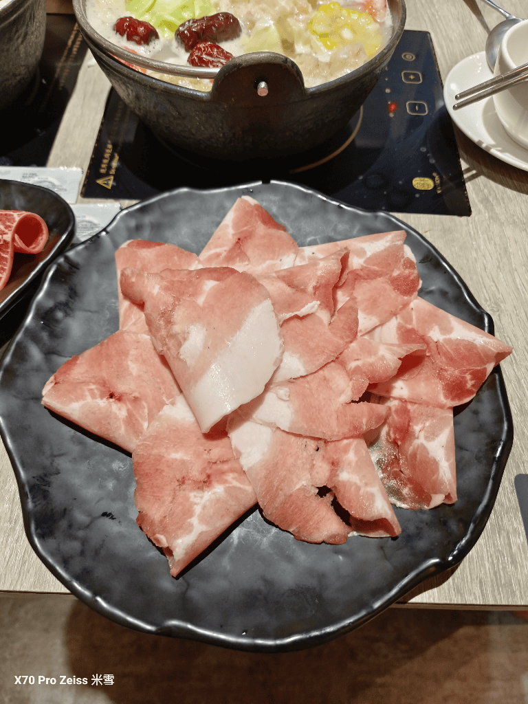 【新莊美食】築間幸福鍋物新莊中悅廣場店，自助吧吃到飽