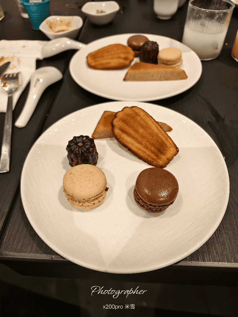 【台北寒舍艾美酒店 】探索廚房自助餐枱升級登場全台首發，帝王蟹、龍蝦、干貝、鮑魚及和牛通通都有❤️❤️❤️