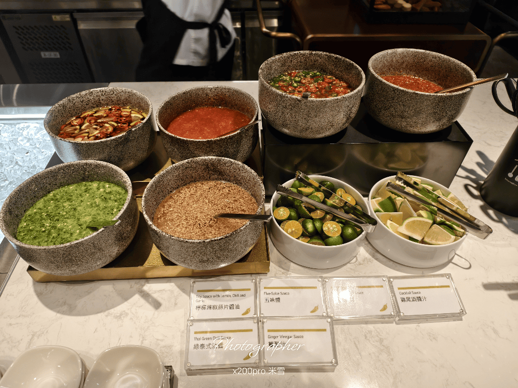 【台北寒舍艾美酒店 】探索廚房自助餐枱升級登場全台首發，帝王蟹、龍蝦、干貝、鮑魚及和牛通通都有❤️❤️❤️