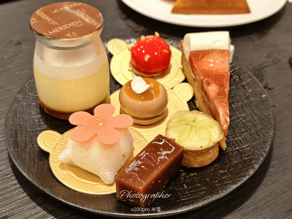 【台北寒舍艾美酒店 】探索廚房自助餐枱升級登場全台首發，帝王蟹、龍蝦、干貝、鮑魚及和牛通通都有❤️❤️❤️