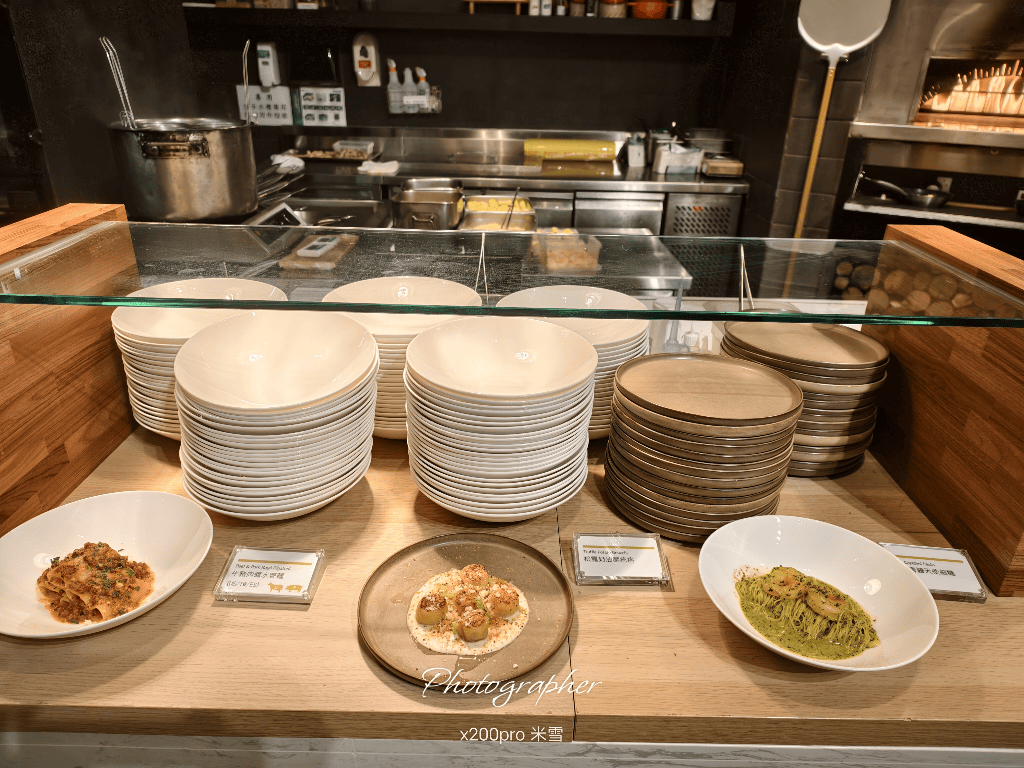 【台北寒舍艾美酒店 】探索廚房自助餐枱升級登場全台首發，帝王蟹、龍蝦、干貝、鮑魚及和牛通通都有❤️❤️❤️