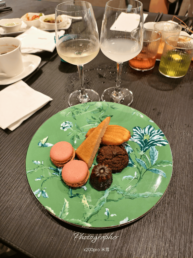 【台北寒舍艾美酒店 】探索廚房自助餐枱升級登場3訪，帝王蟹、龍蝦、干貝、鮑魚及和牛通通都有❤️❤️❤️