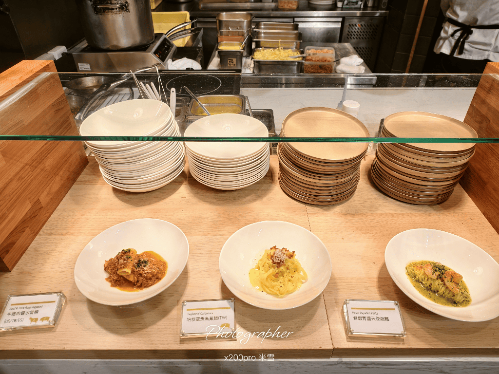 【台北寒舍艾美酒店 】探索廚房自助餐枱升級登場3訪，帝王蟹、龍蝦、干貝、鮑魚及和牛通通都有❤️❤️❤️
