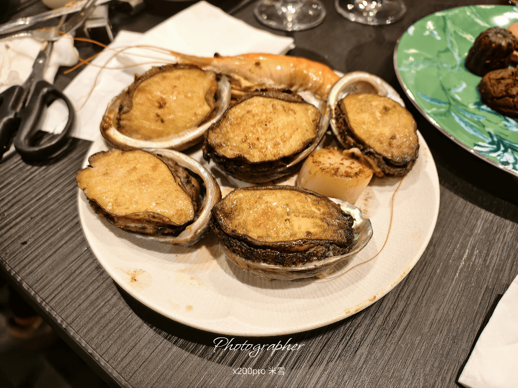 【台北寒舍艾美酒店 】探索廚房自助餐枱升級登場3訪，帝王蟹、龍蝦、干貝、鮑魚及和牛通通都有❤️❤️❤️