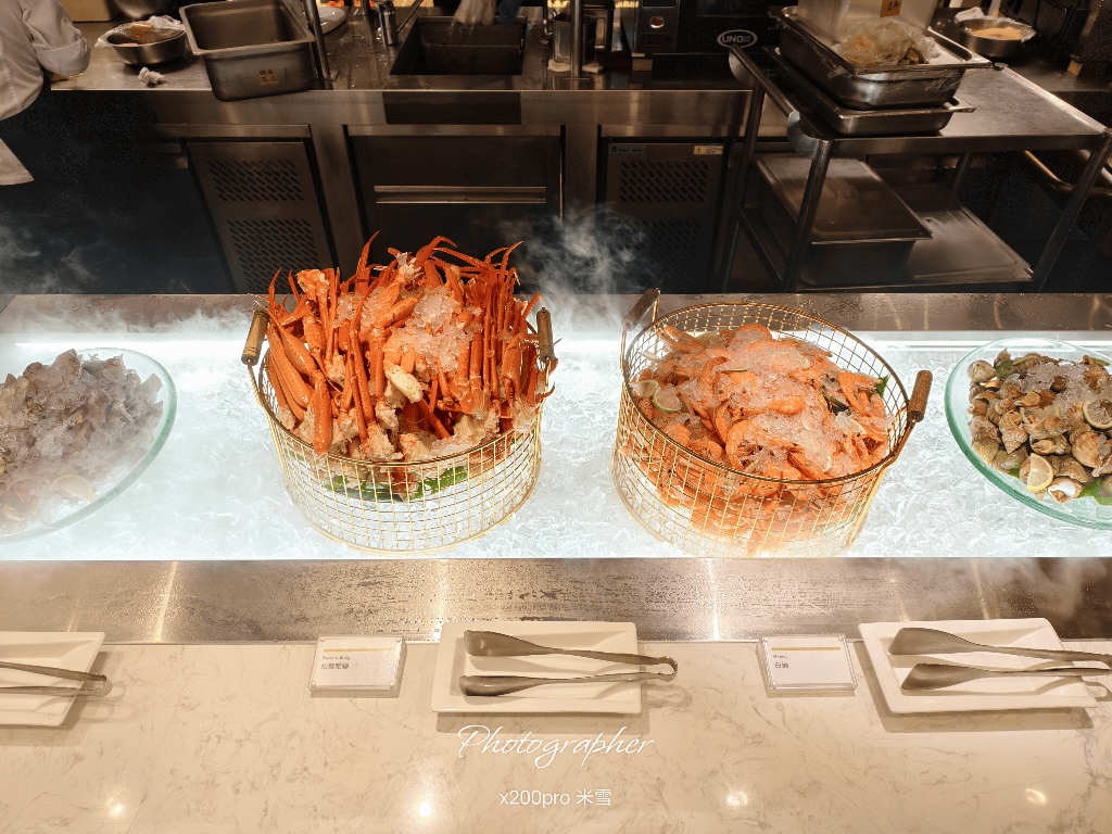 【台北寒舍艾美酒店 】探索廚房自助餐枱升級登場3訪，帝王蟹、龍蝦、干貝、鮑魚及和牛通通都有❤️❤️❤️