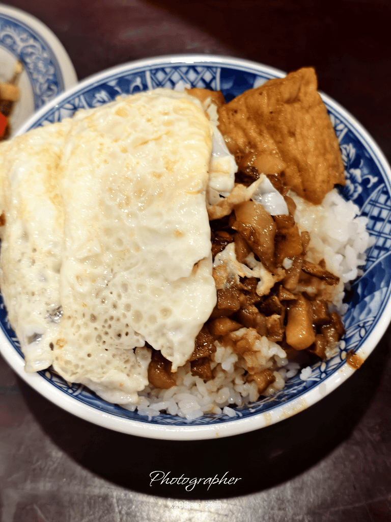 【新莊美食】魯十二滷肉飯新莊中平店，滷排骨只要$50耶