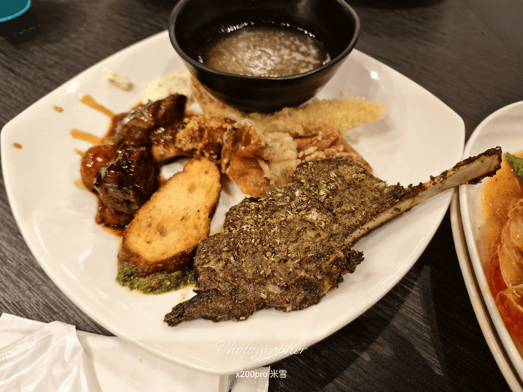 【台北寒舍艾美酒店 】探索廚房自助餐枱升級登場4訪，帝王蟹、