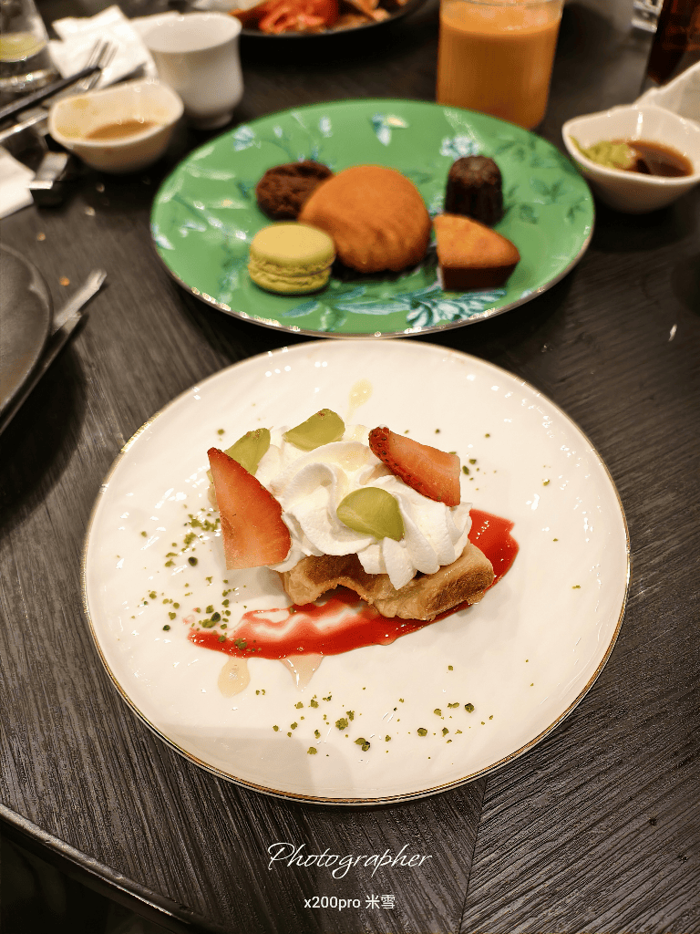 【台北寒舍艾美酒店 】探索廚房自助餐枱升級登場4訪，帝王蟹、