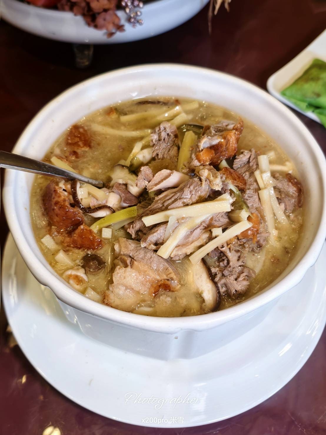 【台北美食】粵亮廣式料理，再訪吃片鴨、戰斧牛及滿滿海味的海鮮湯❤️