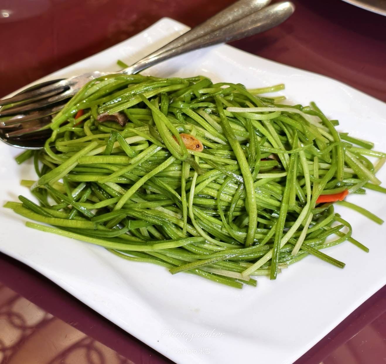 【台北美食】粵亮廣式料理，再訪吃片鴨、戰斧牛及滿滿海味的海鮮湯❤️