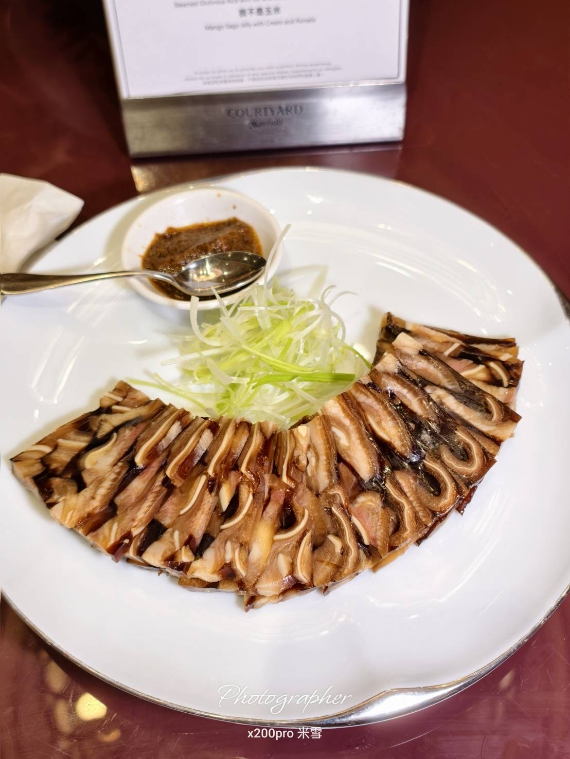 【台北美食】粵亮廣式料理，再訪吃片鴨、戰斧牛及滿滿海味的海鮮湯❤️