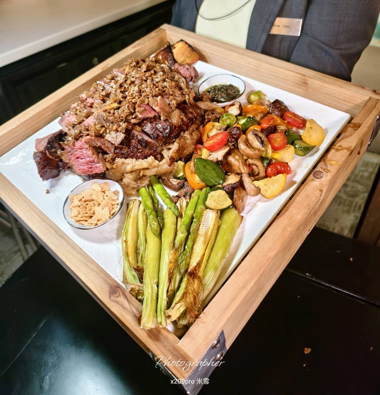 【台北美食】粵亮廣式料理，再訪吃片鴨、戰斧牛及滿滿海味的海鮮湯❤️