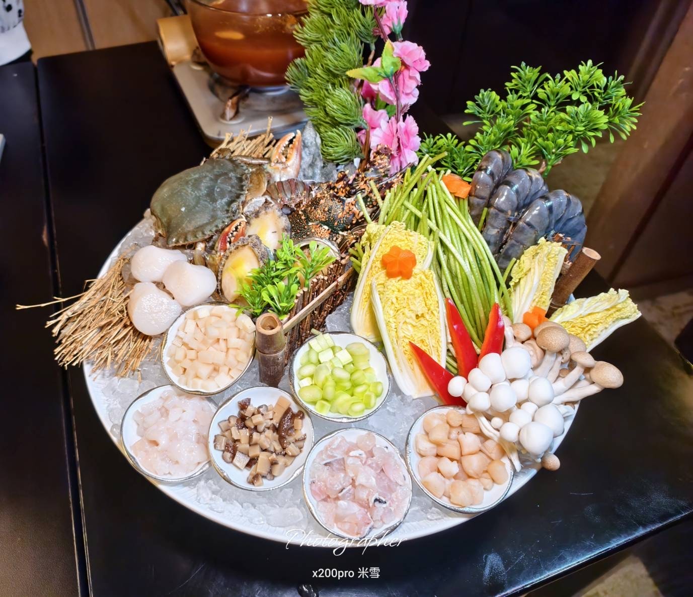 【台北美食】粵亮廣式料理，再訪吃片鴨、戰斧牛及滿滿海味的海鮮湯❤️