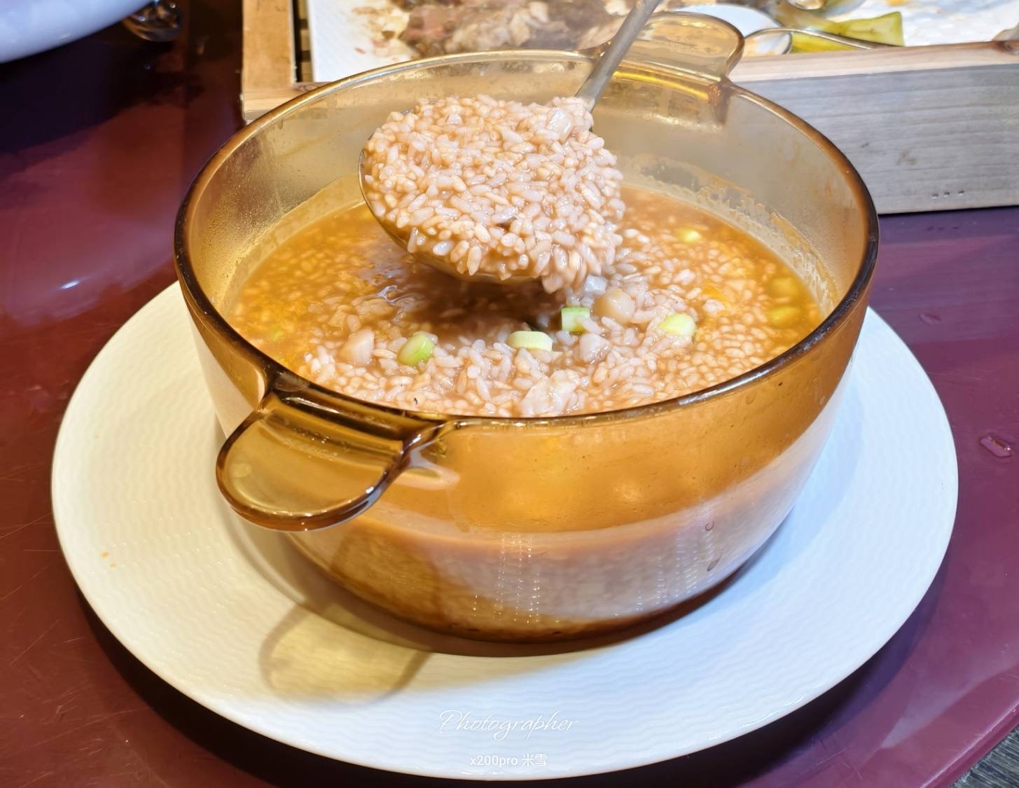 【台北美食】粵亮廣式料理，再訪吃片鴨、戰斧牛及滿滿海味的海鮮湯❤️
