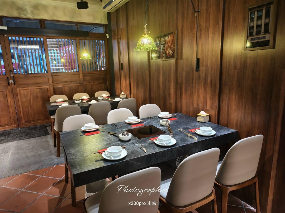 【黃仁勳美食地圖】老撈麻辣火鍋順天外科醫院,在充滿歷史大稻埕品嚐新派火鍋❤️ - 第3張圖 【黃仁勳美食地圖】老撈麻辣火鍋順天外科醫院,在充滿歷史大稻埕品嚐新派火鍋❤️
