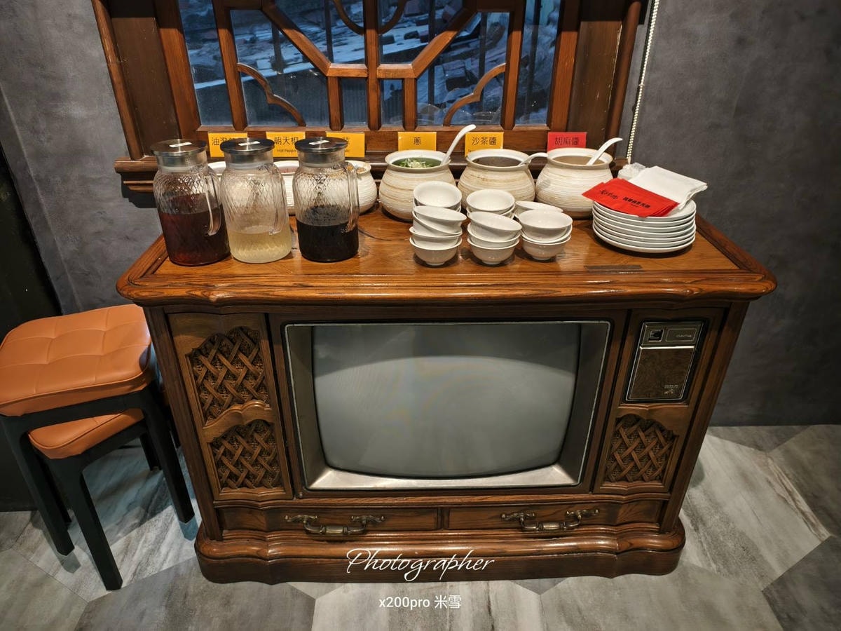 【黃仁勳美食地圖】老撈麻辣火鍋順天外科醫院，在充滿歷史大稻埕品嚐新派火鍋❤️